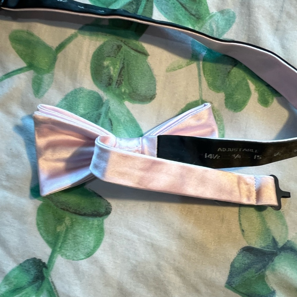 Apt. 9 Pink Satin Bow Tie OS Pre tied designer Neck Tie Suit Luxury Elegant - Picture 5 of 8